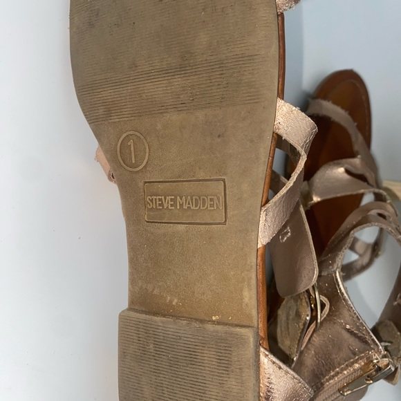 Steven Madden girls sandal - Picture 5 of 5